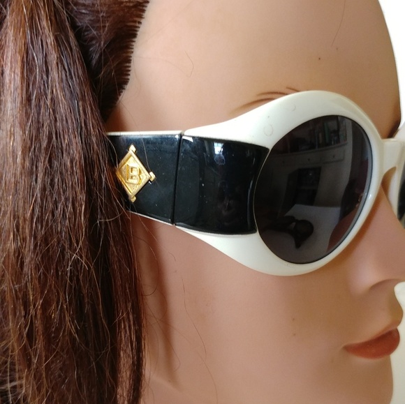 HOLD Vintage Laura Biagiotti - Picture 4 of 7